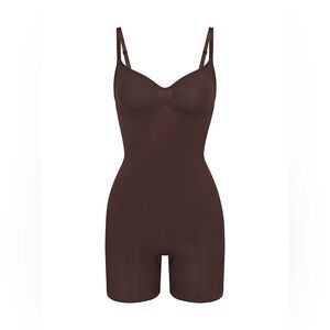 Shapewear mid thigh skims